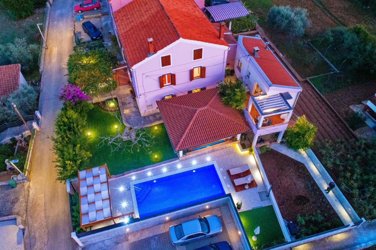 Apartments Guc Преко Екстериор снимка